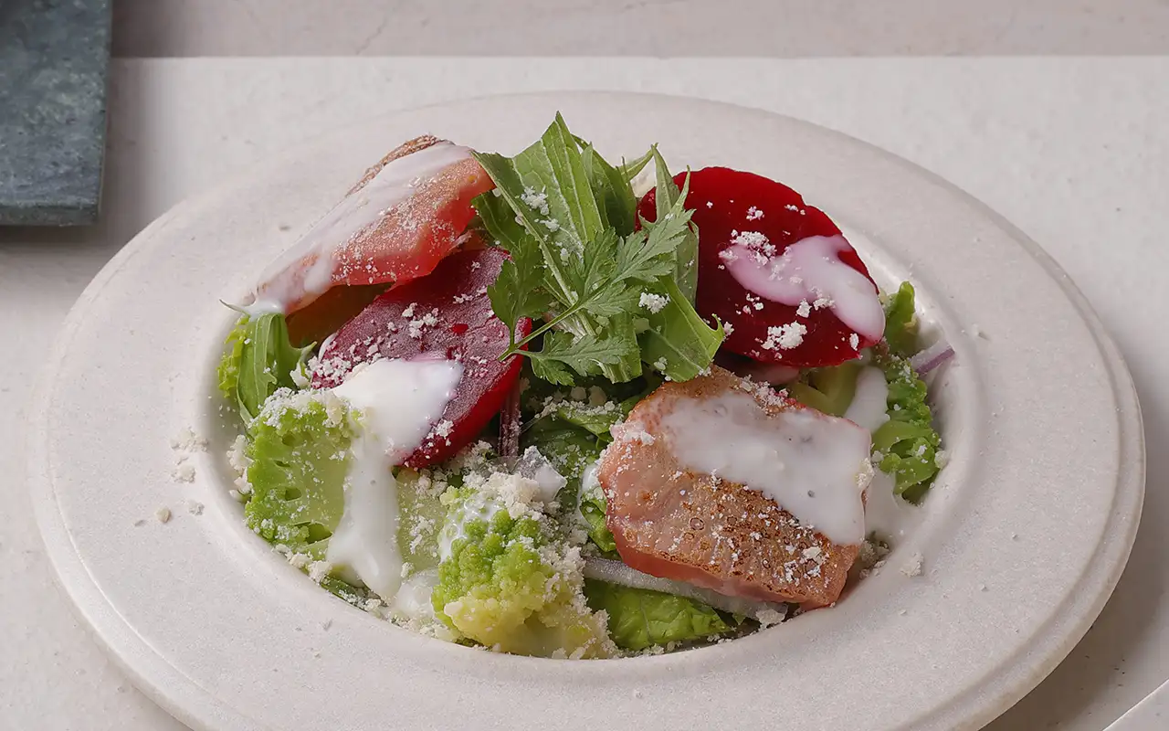 マグロの炙りとロマネスコのサラダ仕立て 〜ヨーグルトドレッシング〜